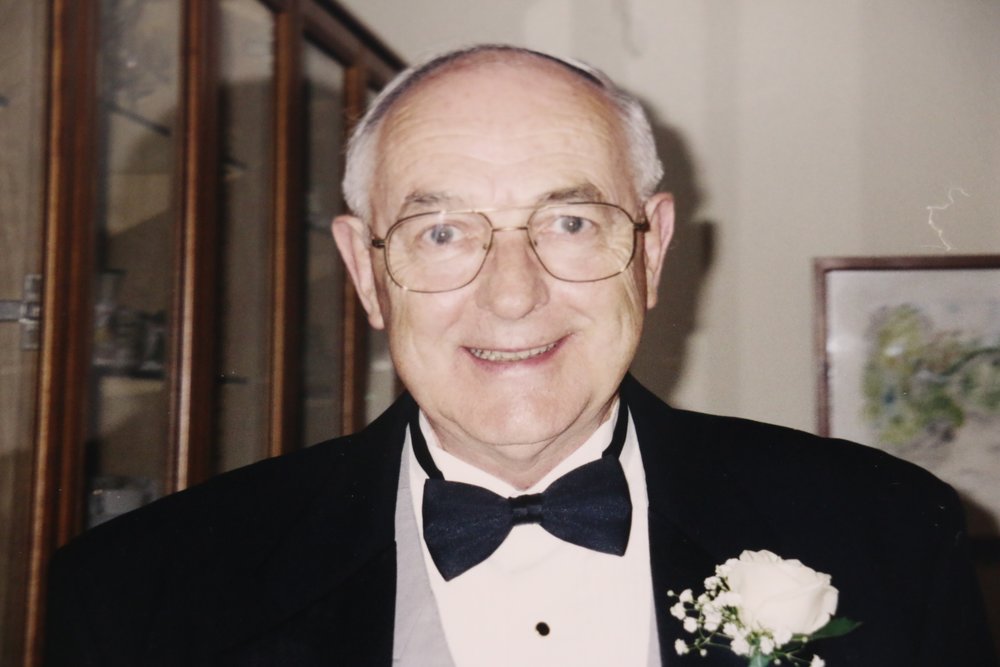 Milton Leighton